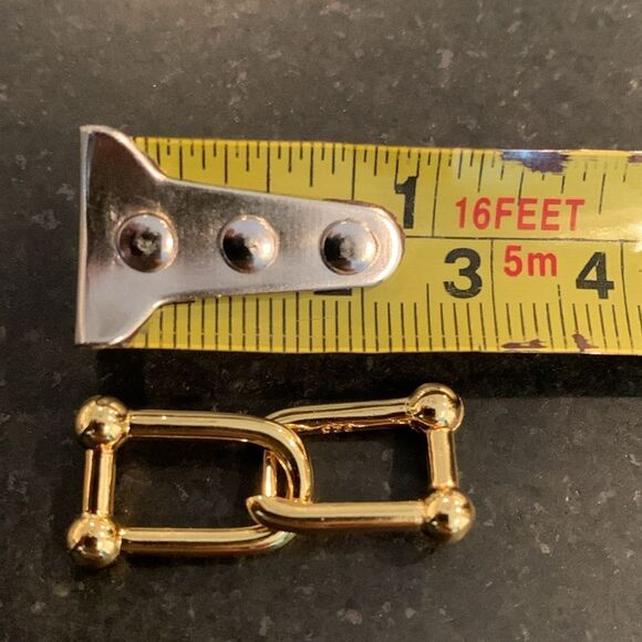 Men’s U-Link Chain Hoop Earrings in 14k Yellow Gold Vermeil - Edgy Hardware - Picture 6 of 9